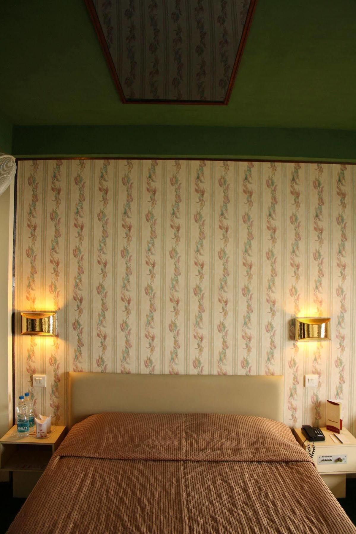 Honeymoon Inn Shimla Bagian luar foto